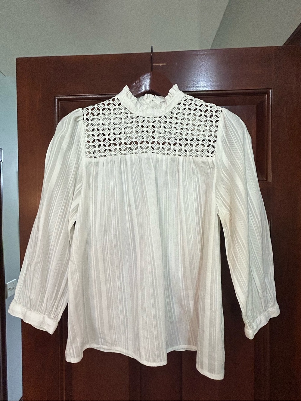 GAP Ivory Boho Lace Yoke Blouse Small Cream Gauze Peasant Top